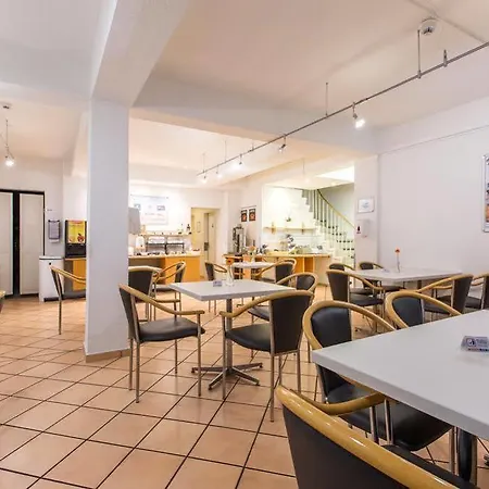 Madison Am Dom Szálloda Köln