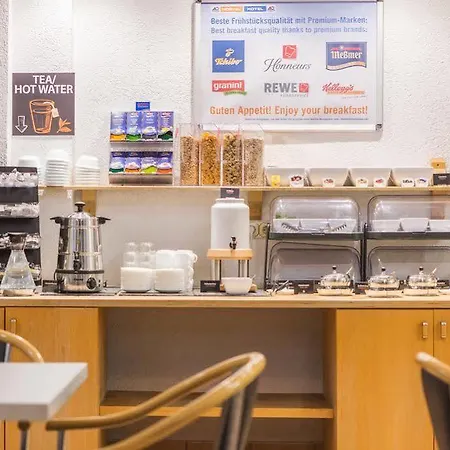 Madison Am Dom מלון 2*