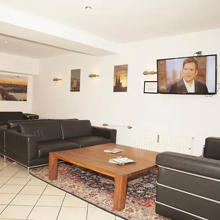 Otel Madison Am Dom 2*