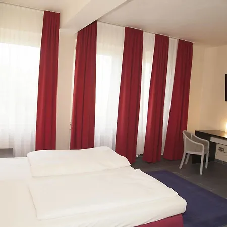 Otel Madison Am Dom 2*