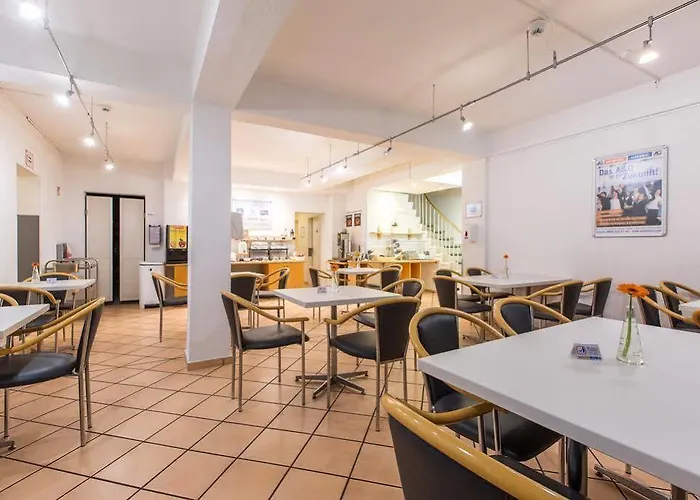 Madison Am Dom Otel Köln