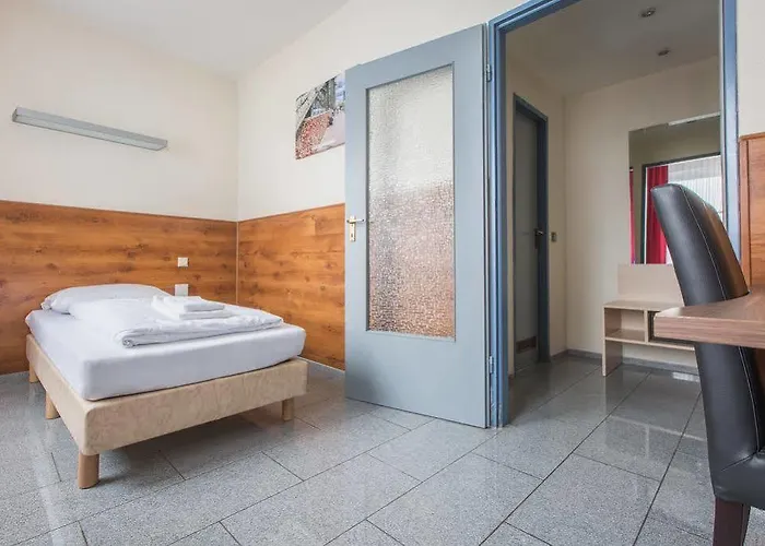 Madison Am Dom Köln